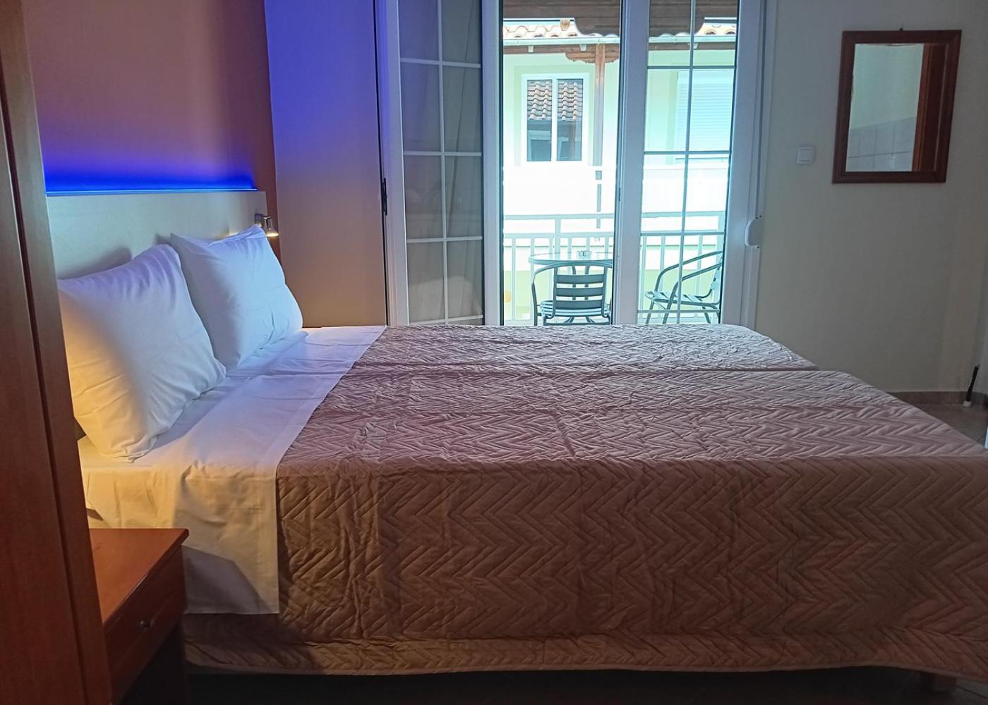 Oasis Blue Inn Leptokarya  Bagian luar foto