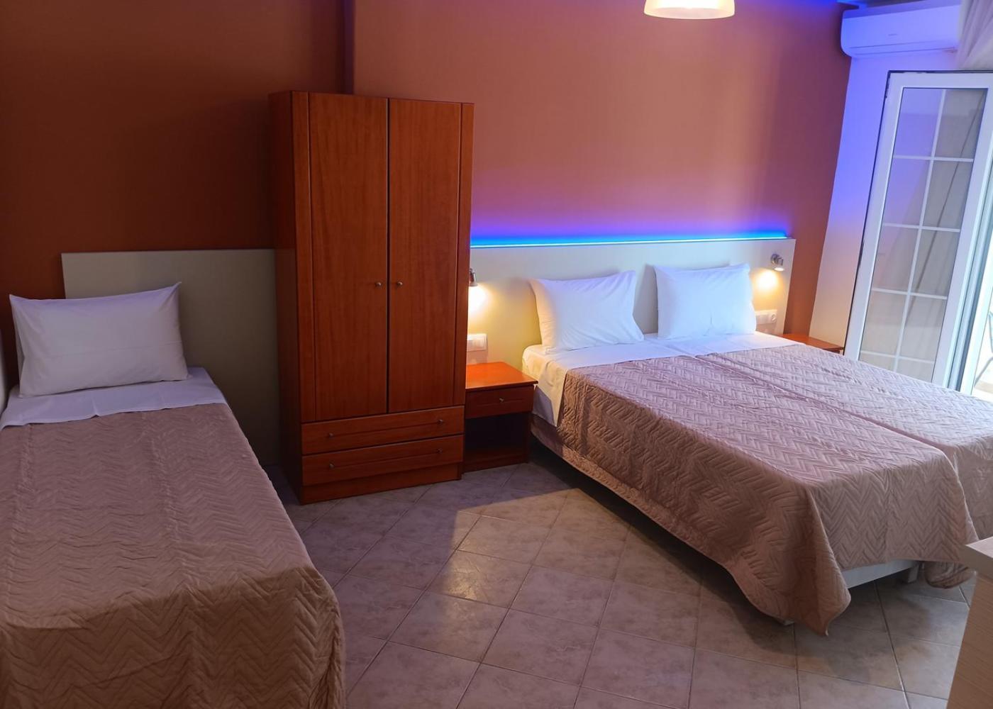 Oasis Blue Inn Leptokarya  Bagian luar foto